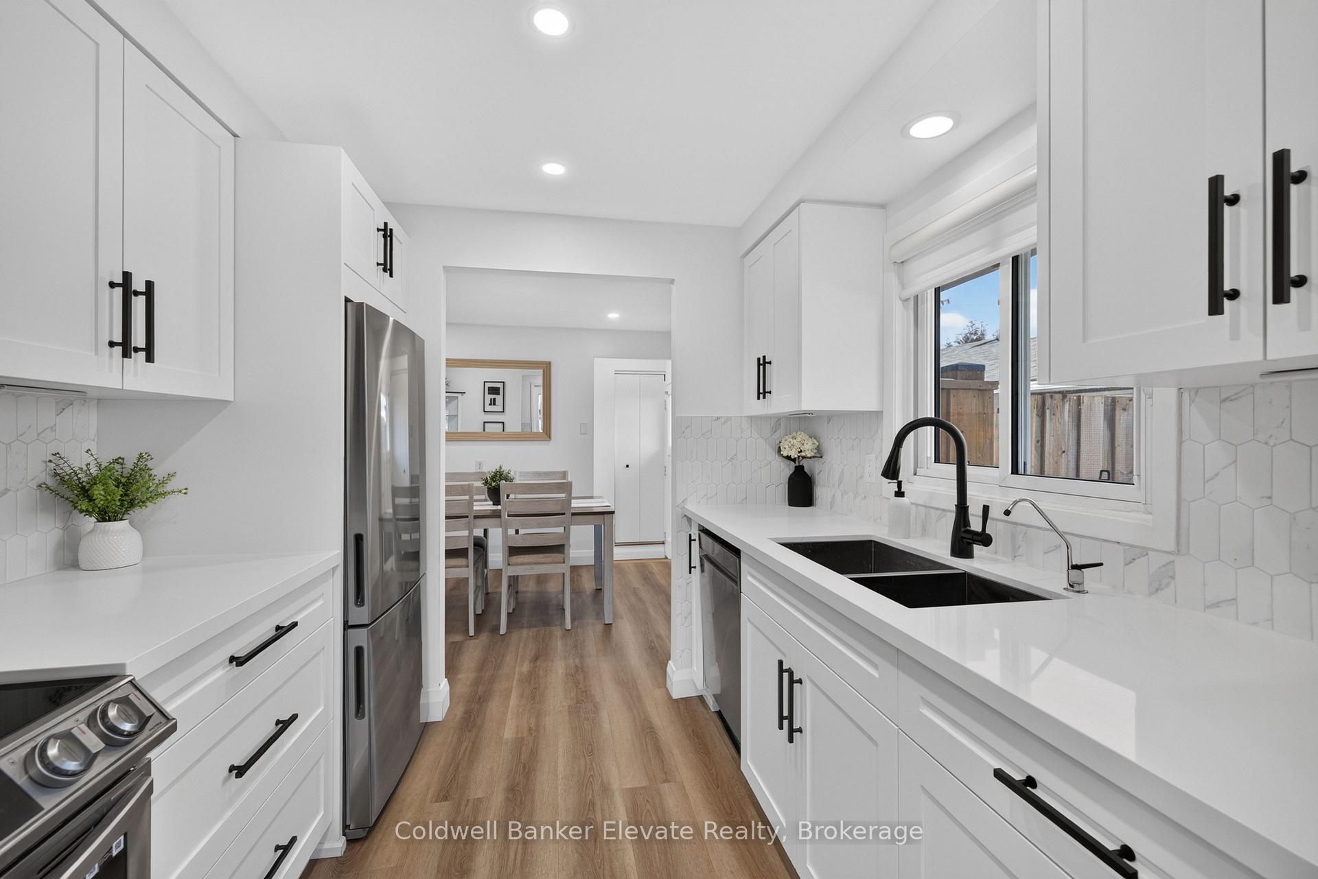 Photo 32 of 111 Kingswood Drive, Kitchener, Alpine — HOMEH