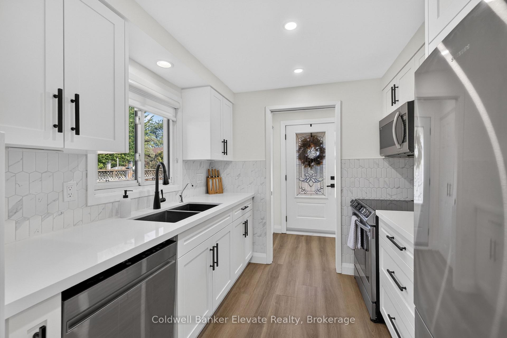 Photo 33 of 111 Kingswood Drive, Kitchener, Alpine — HOMEH