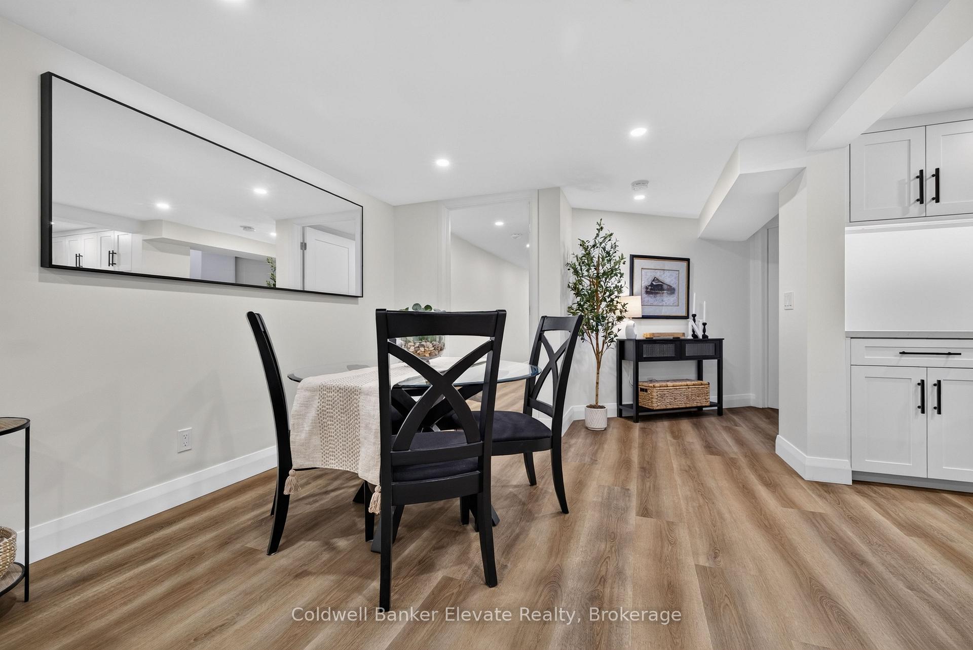 Photo 43 of 111 Kingswood Drive, Kitchener, Alpine — HOMEH