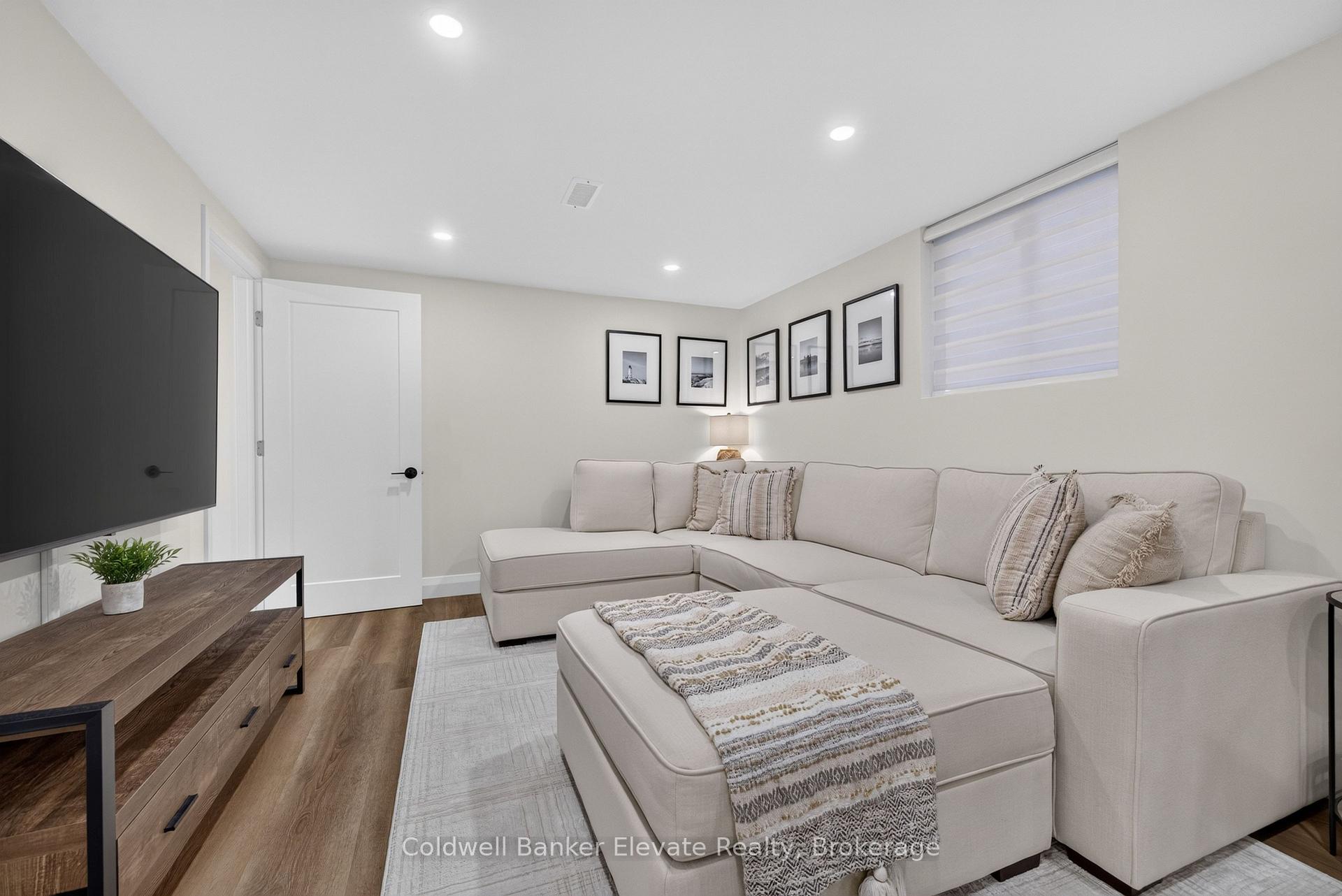 Photo 44 of 111 Kingswood Drive, Kitchener, Alpine — HOMEH