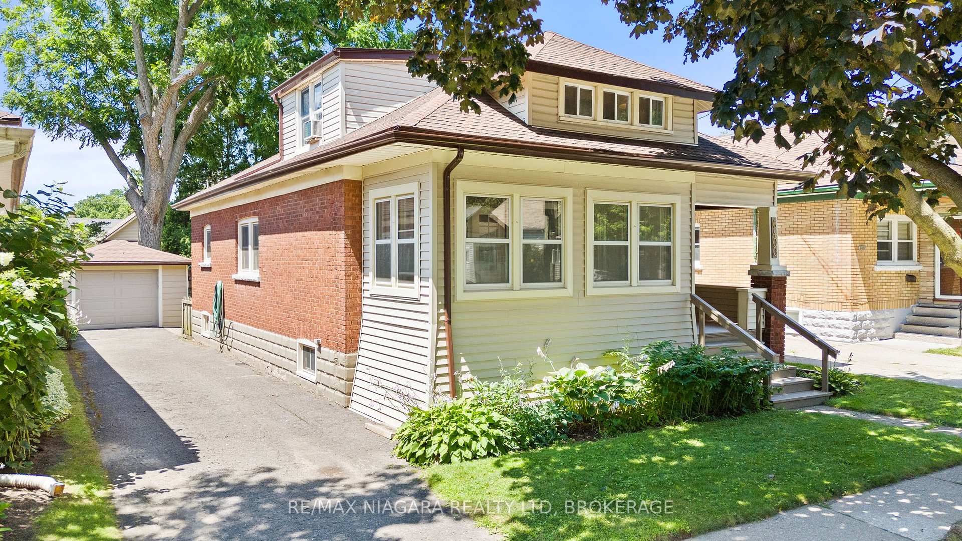 Photo 3 of 6403 Locus Avenue, Niagara Falls, Dorchester — HOMEH