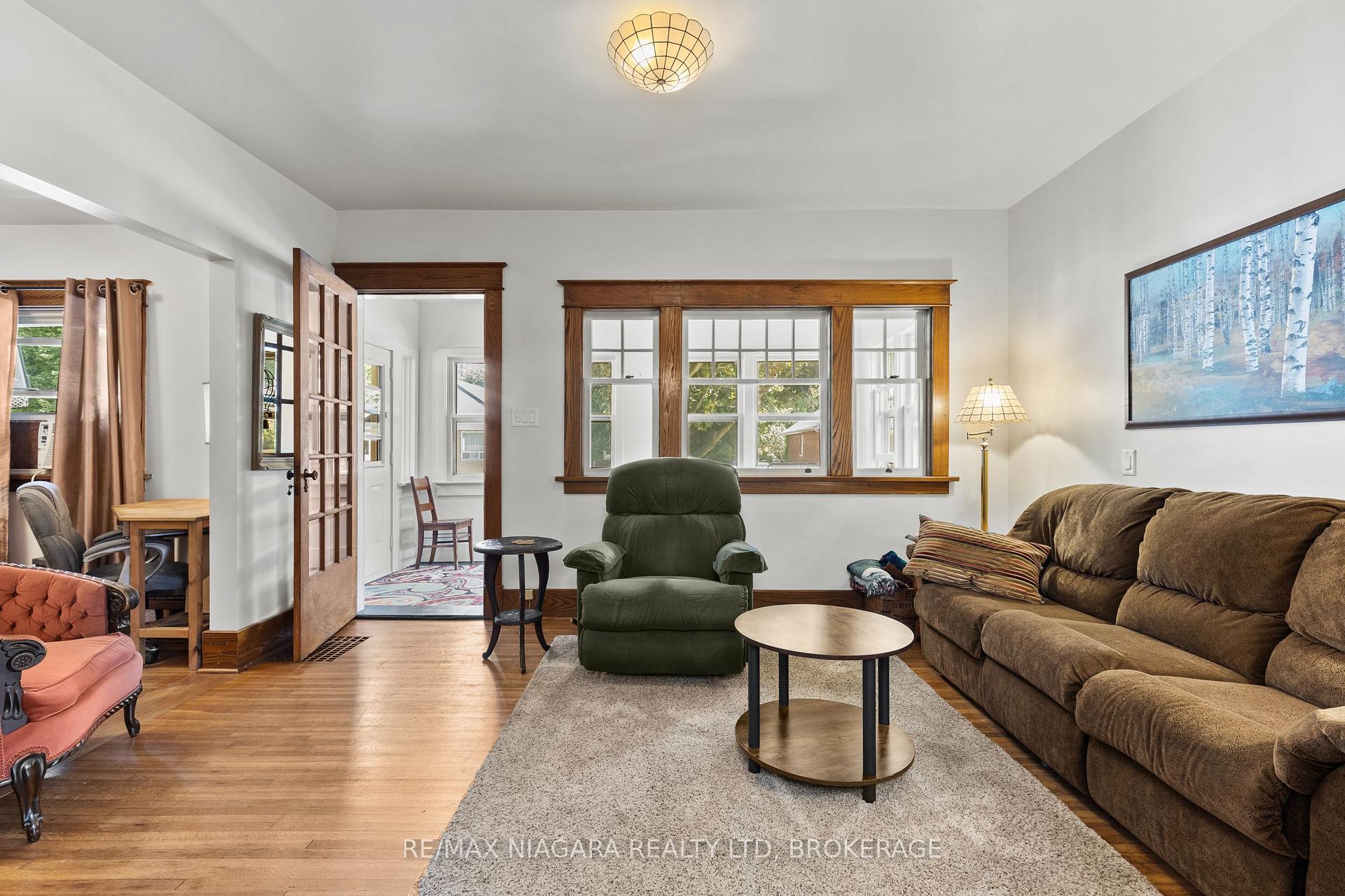 Photo 9 of 6403 Locus Avenue, Niagara Falls, Dorchester — HOMEH