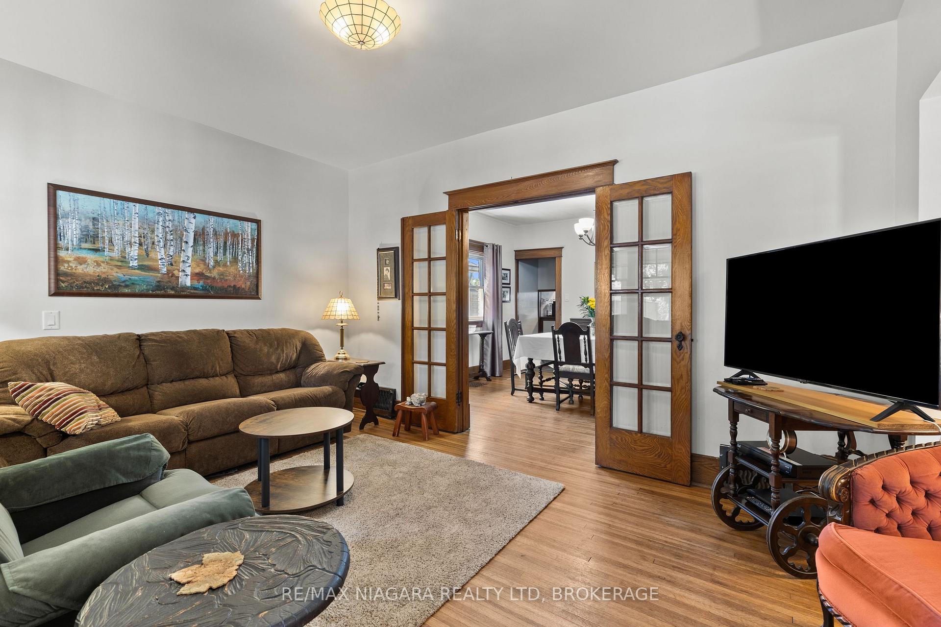 Photo 10 of 6403 Locus Avenue, Niagara Falls, Dorchester — HOMEH
