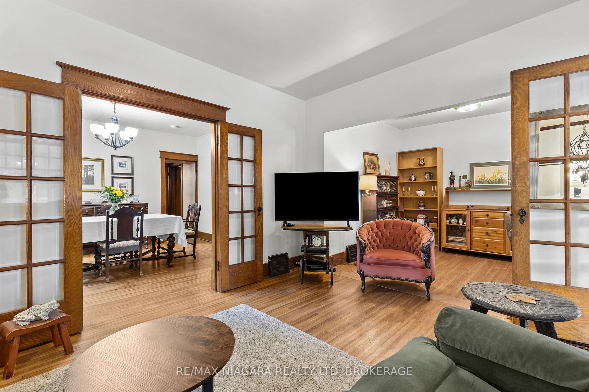 Photo 11 of 6403 Locus Avenue, Niagara Falls, Dorchester — HOMEH
