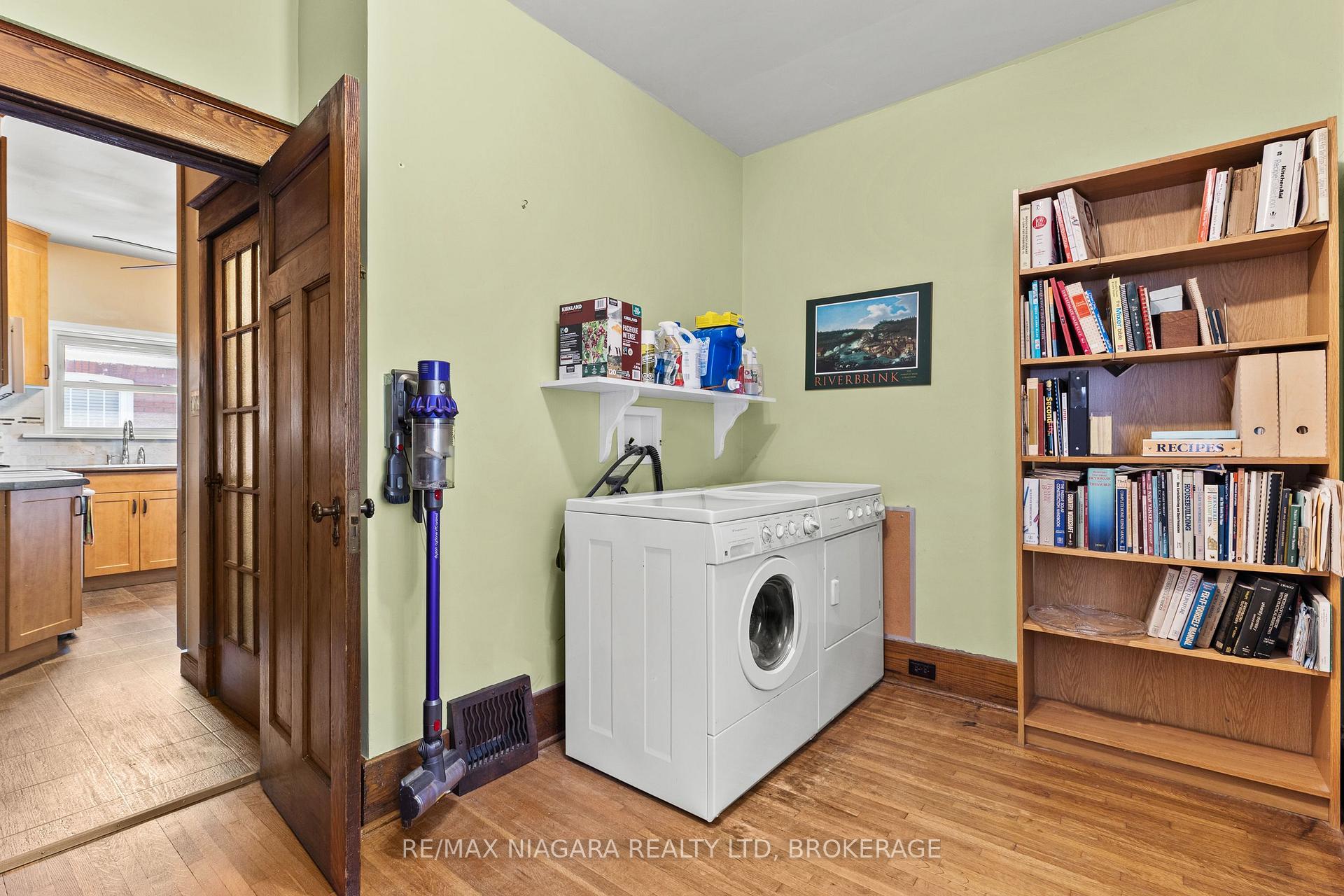 Photo 18 of 6403 Locus Avenue, Niagara Falls, Dorchester — HOMEH