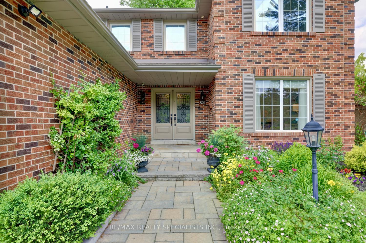 Photo 5 of 2021 Shawanaga Trail, Mississauga, Sheridan — HOMEH