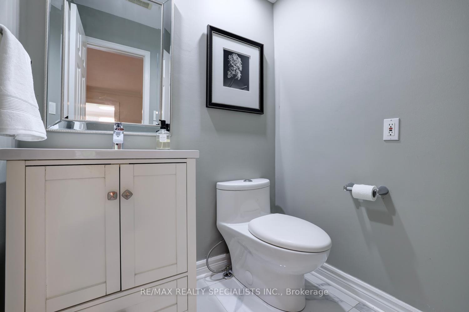 Photo 18 of 2021 Shawanaga Trail, Mississauga, Sheridan — HOMEH