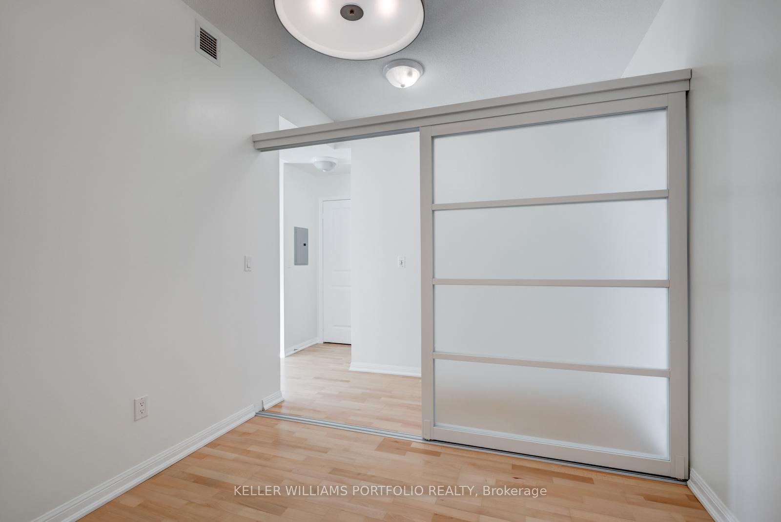 Photo 4 of Unit 727, 628 Fleet Street, Toronto, Niagara — HOMEH