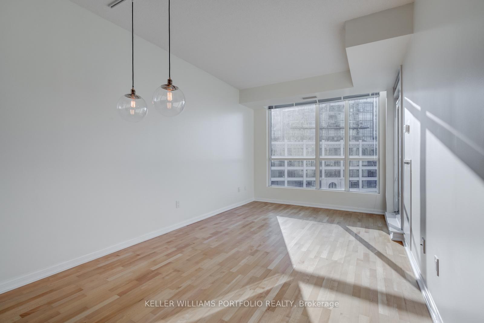 Photo 9 of Unit 727, 628 Fleet Street, Toronto, Niagara — HOMEH