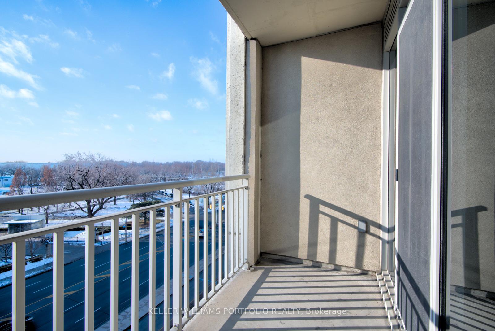 Photo 19 of Unit 727, 628 Fleet Street, Toronto, Niagara — HOMEH