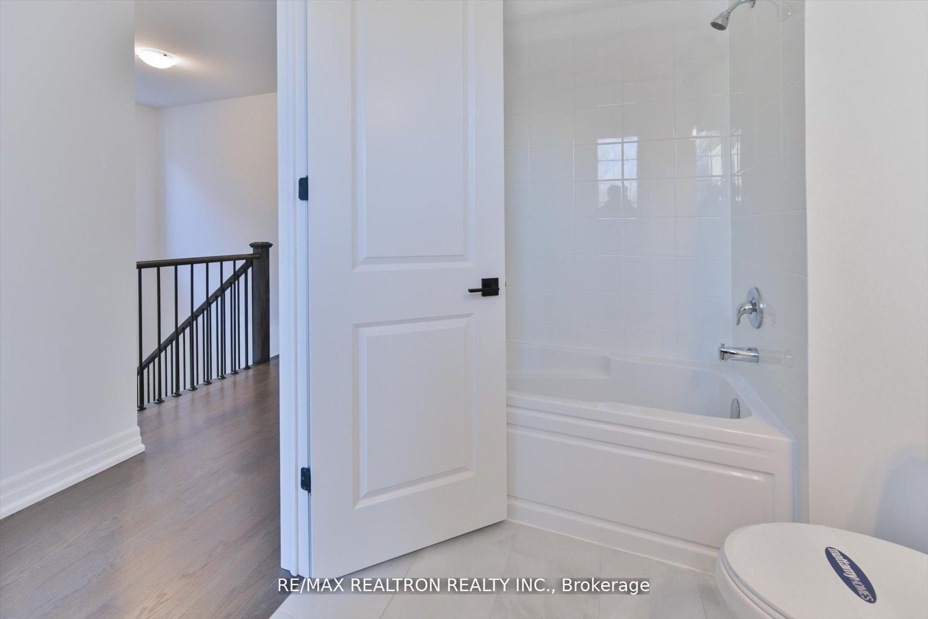 Photo 33 of 2858 Foxden Square, Pickering, Rural Pickering — HOMEH