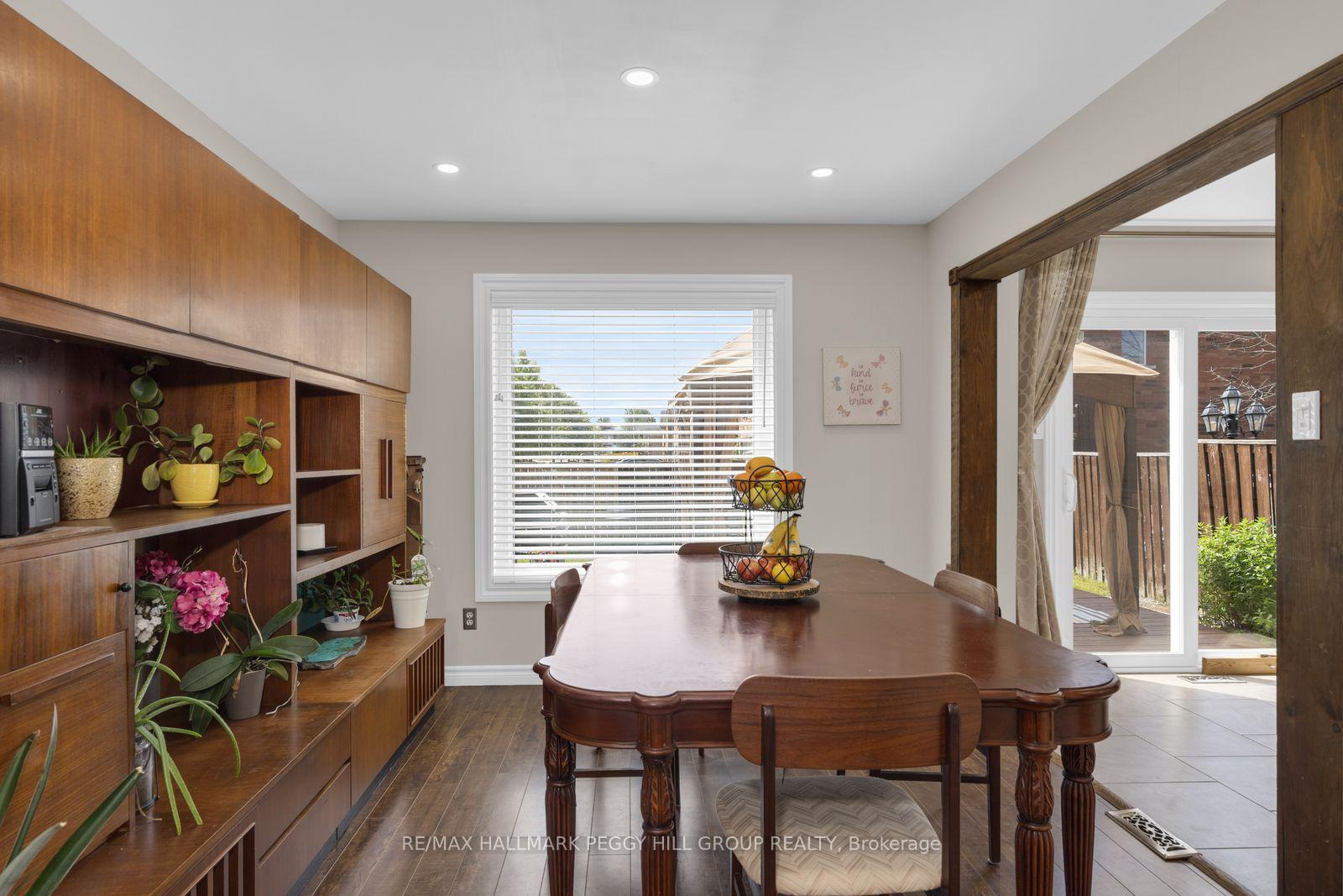 Photo 5 of 35 Victorway Drive, Barrie, Holly — HOMEH