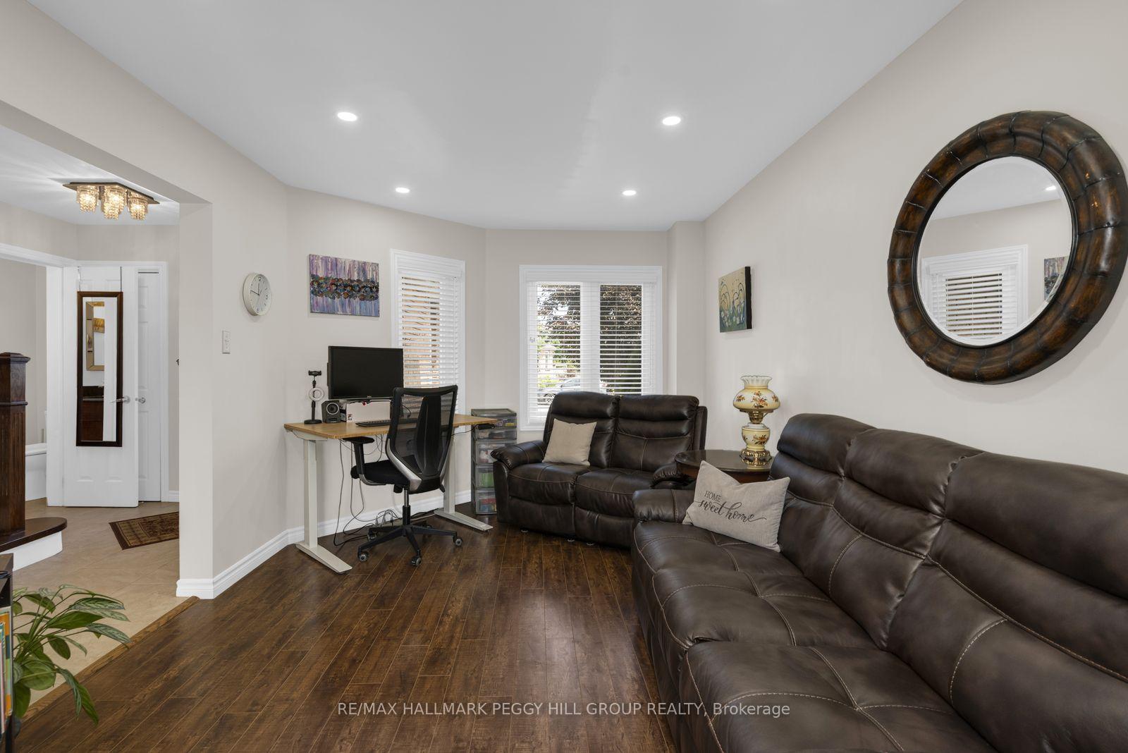 Photo 7 of 35 Victorway Drive, Barrie, Holly — HOMEH