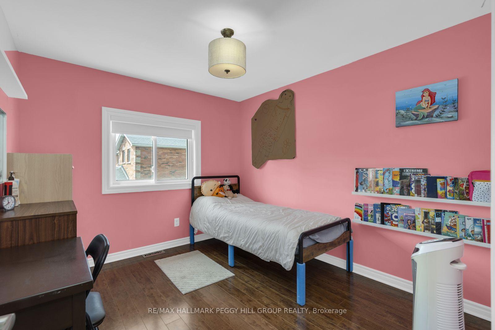 Photo 10 of 35 Victorway Drive, Barrie, Holly — HOMEH