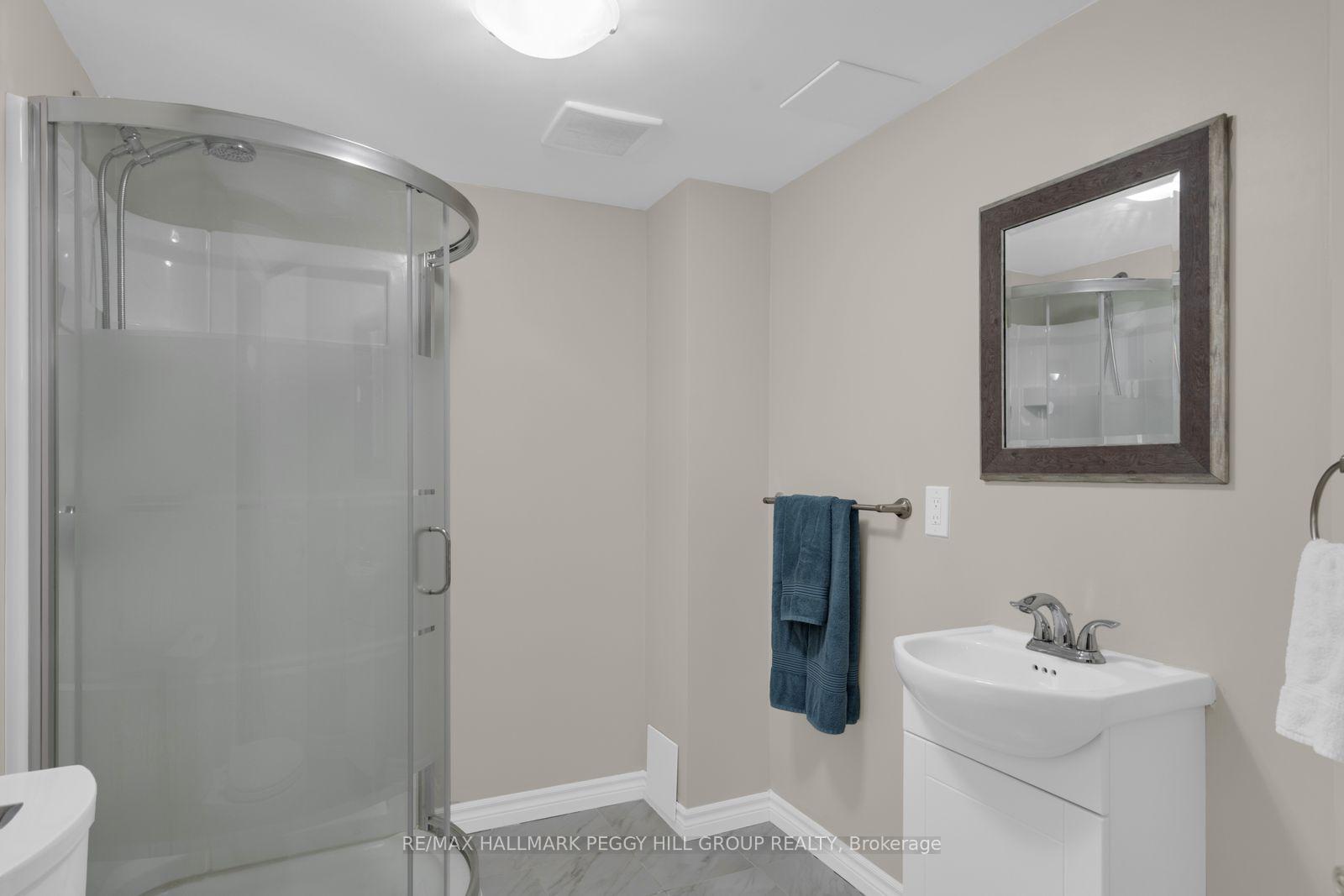Photo 13 of 35 Victorway Drive, Barrie, Holly — HOMEH