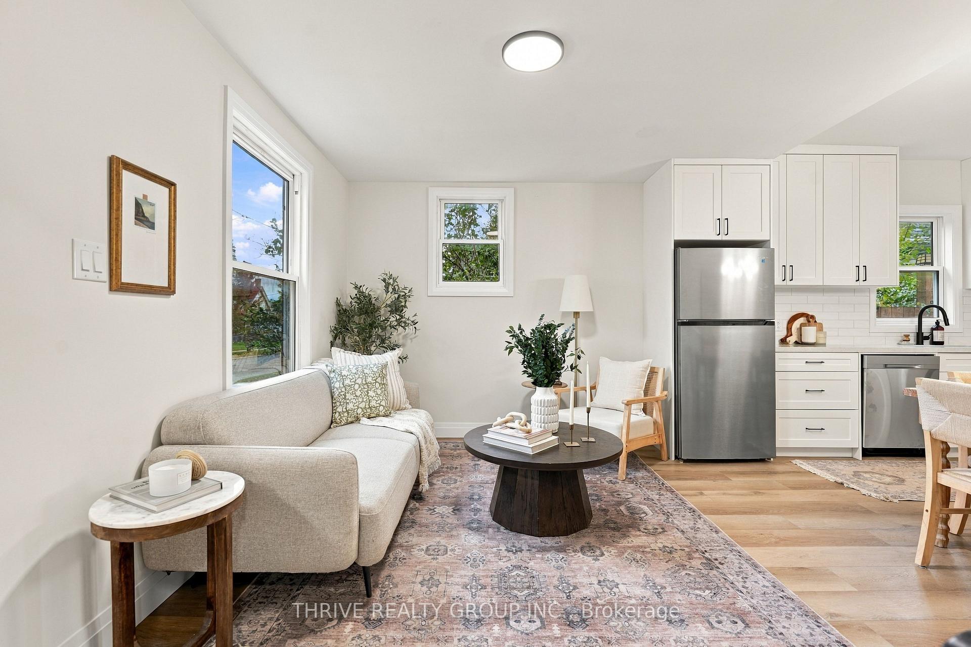 Photo 5 of 33 Glenwood Avenue E, London, East M — HOMEH