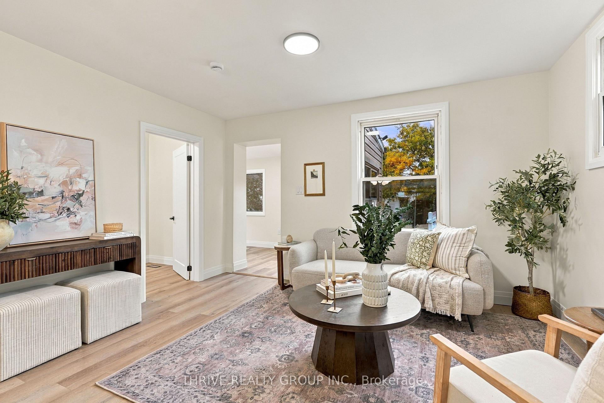 Photo 7 of 33 Glenwood Avenue E, London, East M — HOMEH