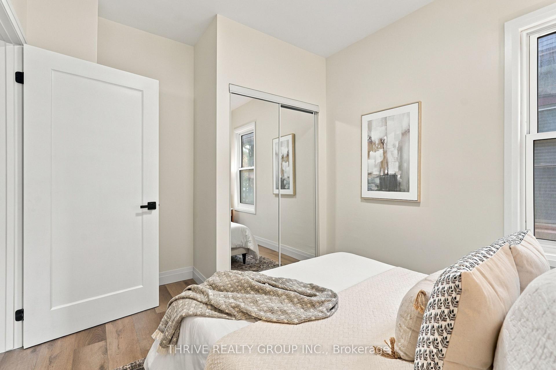 Photo 16 of 33 Glenwood Avenue E, London, East M — HOMEH