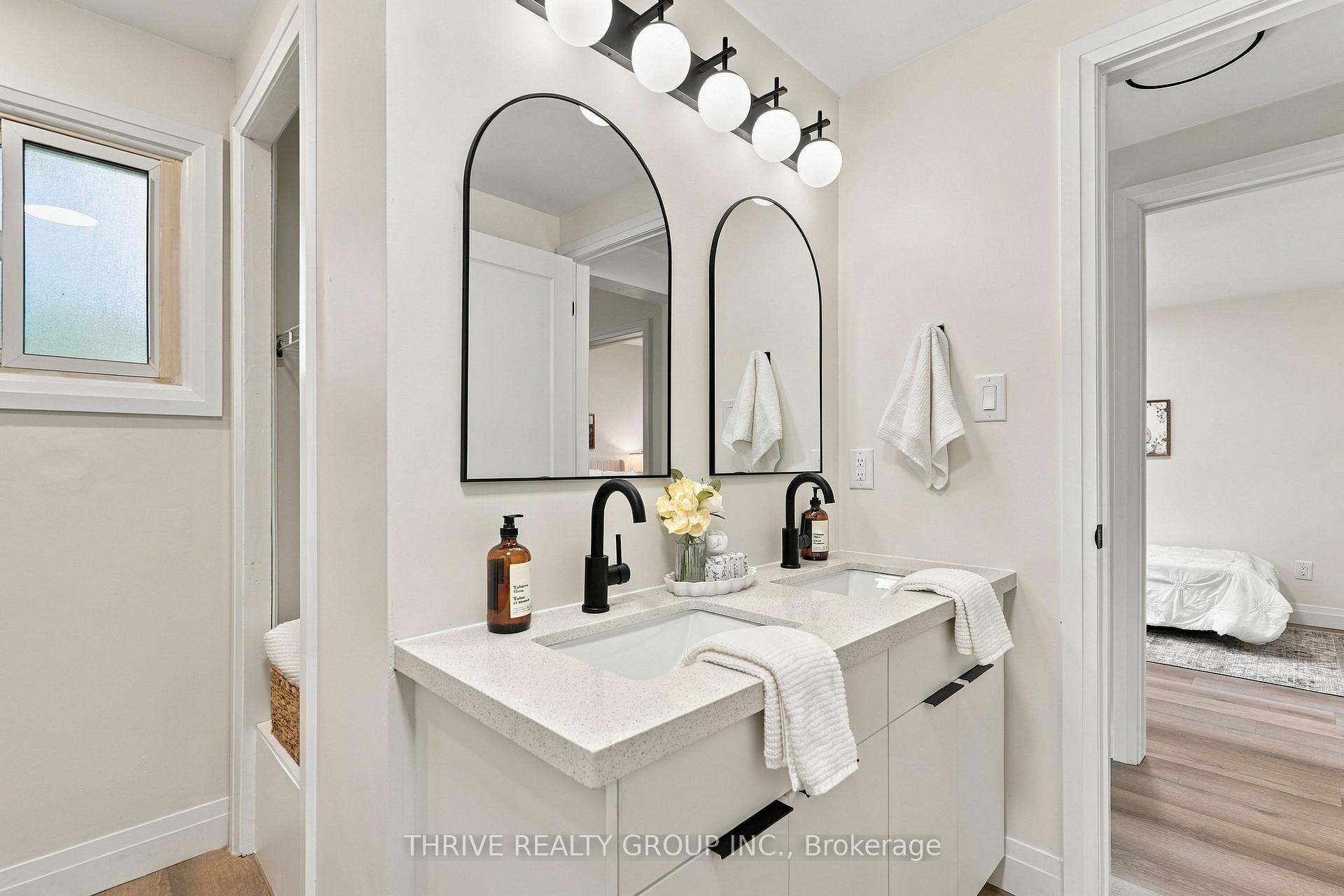 Photo 23 of 33 Glenwood Avenue E, London, East M — HOMEH