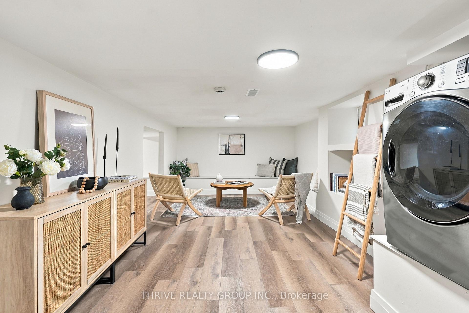 Photo 24 of 33 Glenwood Avenue E, London, East M — HOMEH
