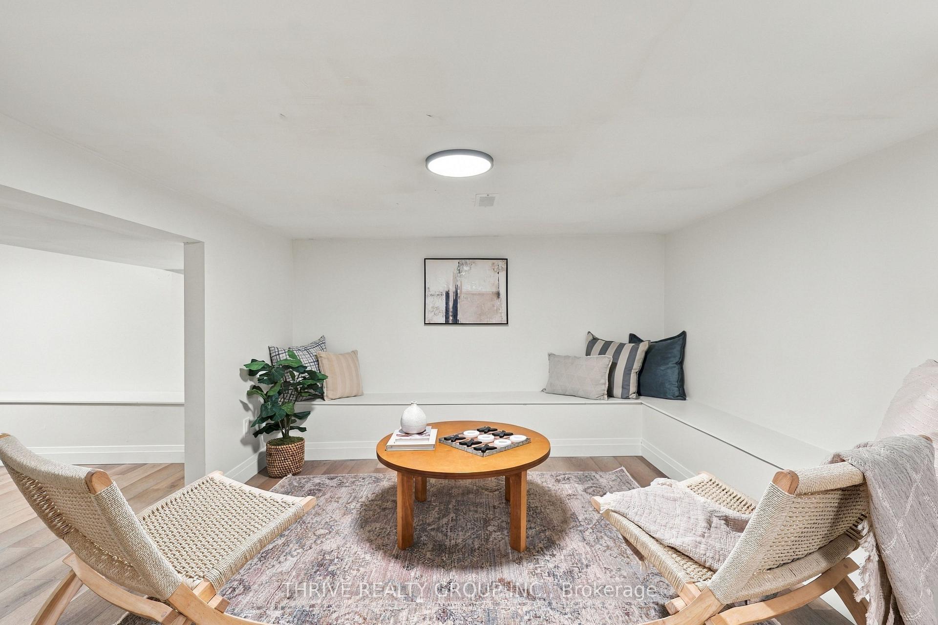 Photo 25 of 33 Glenwood Avenue E, London, East M — HOMEH