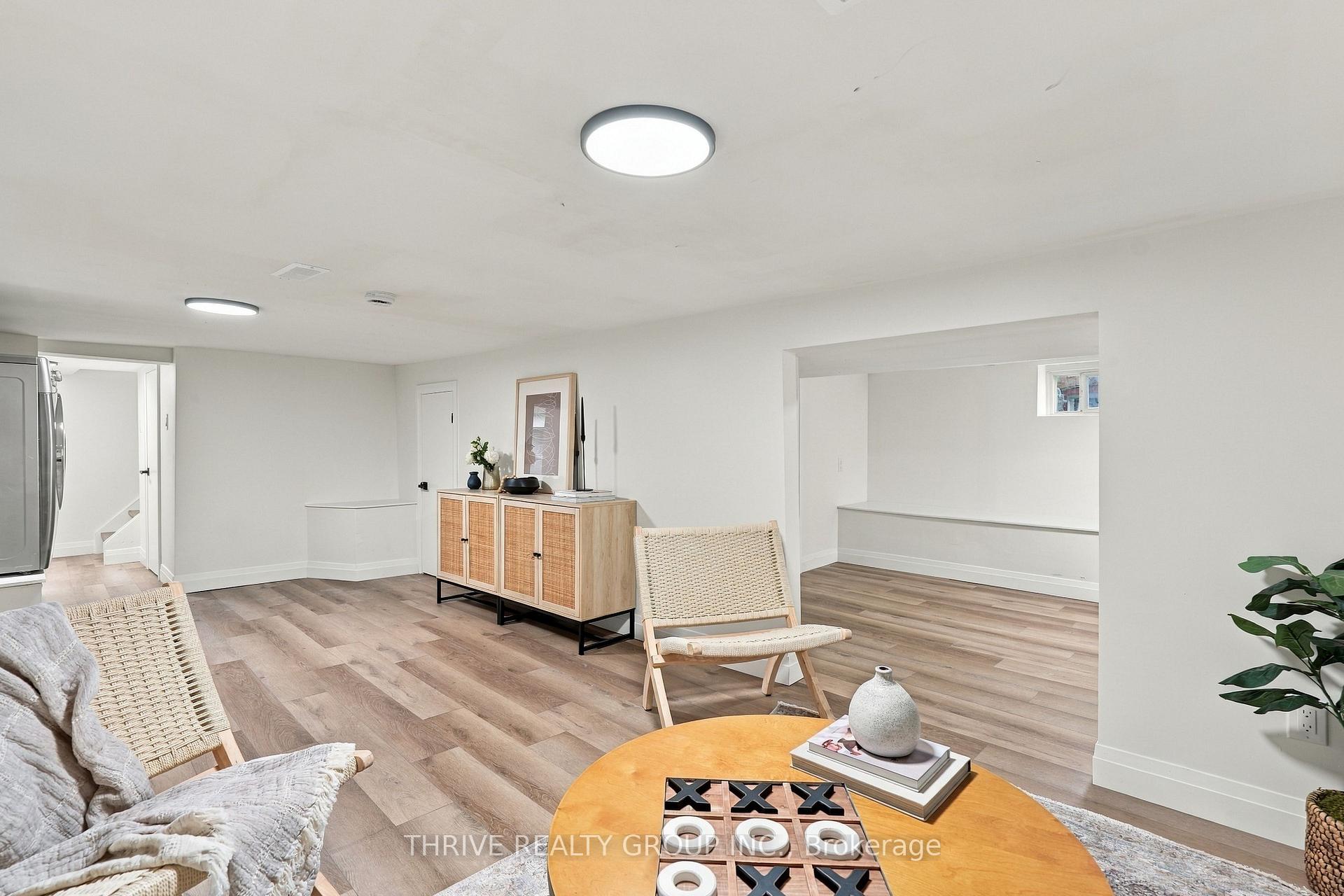 Photo 27 of 33 Glenwood Avenue E, London, East M — HOMEH