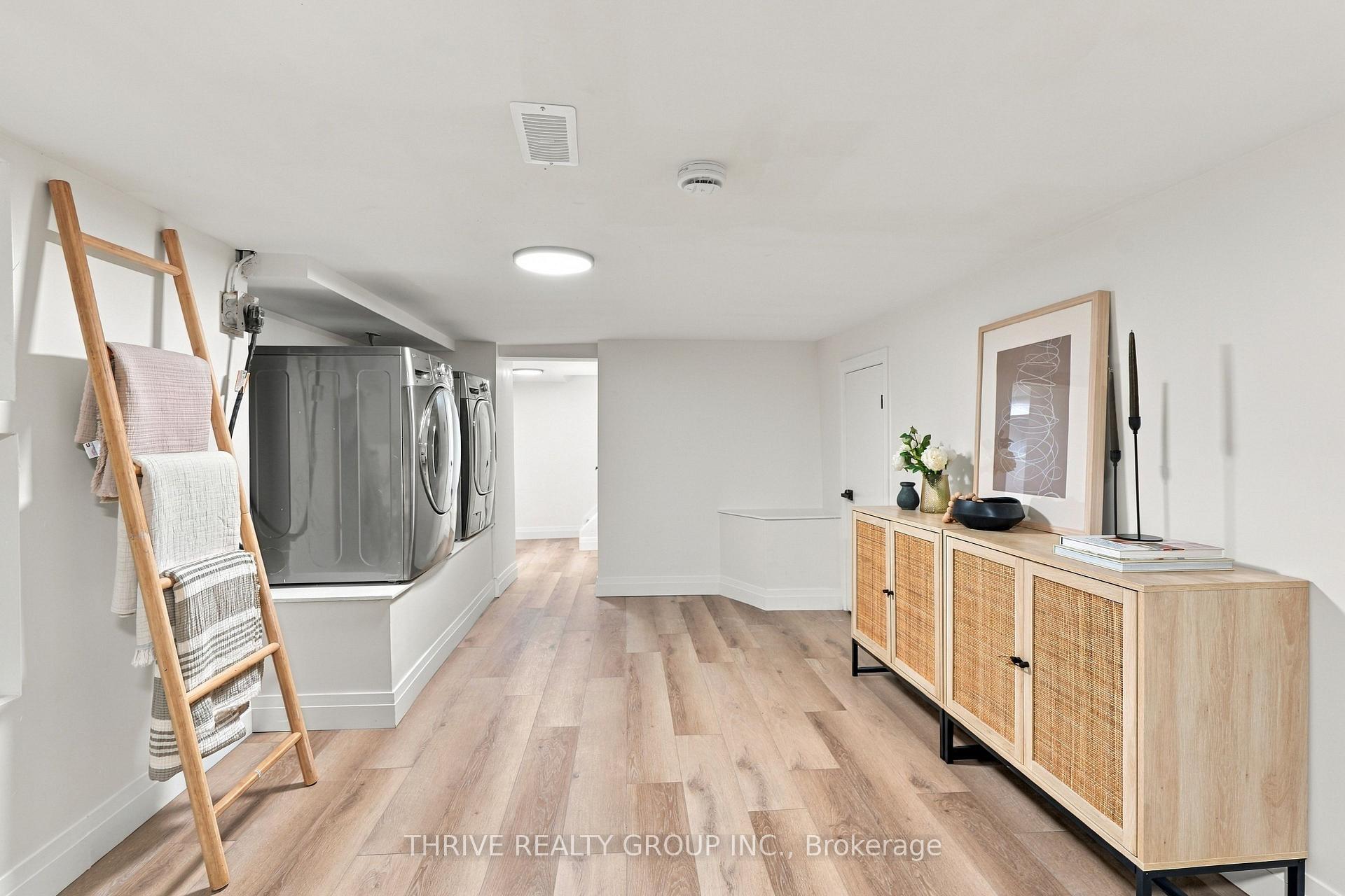 Photo 31 of 33 Glenwood Avenue E, London, East M — HOMEH