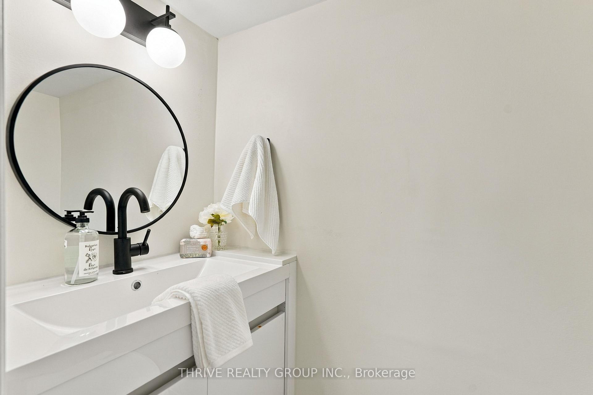 Photo 32 of 33 Glenwood Avenue E, London, East M — HOMEH