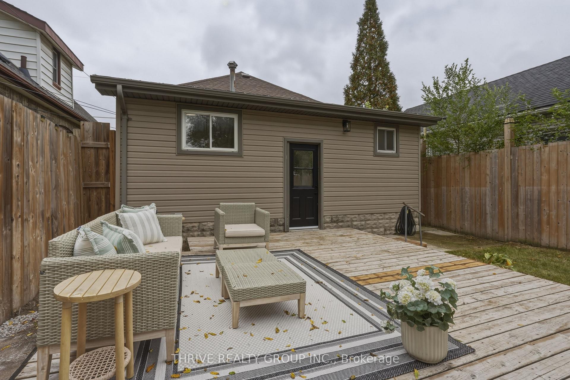 Photo 37 of 33 Glenwood Avenue E, London, East M — HOMEH