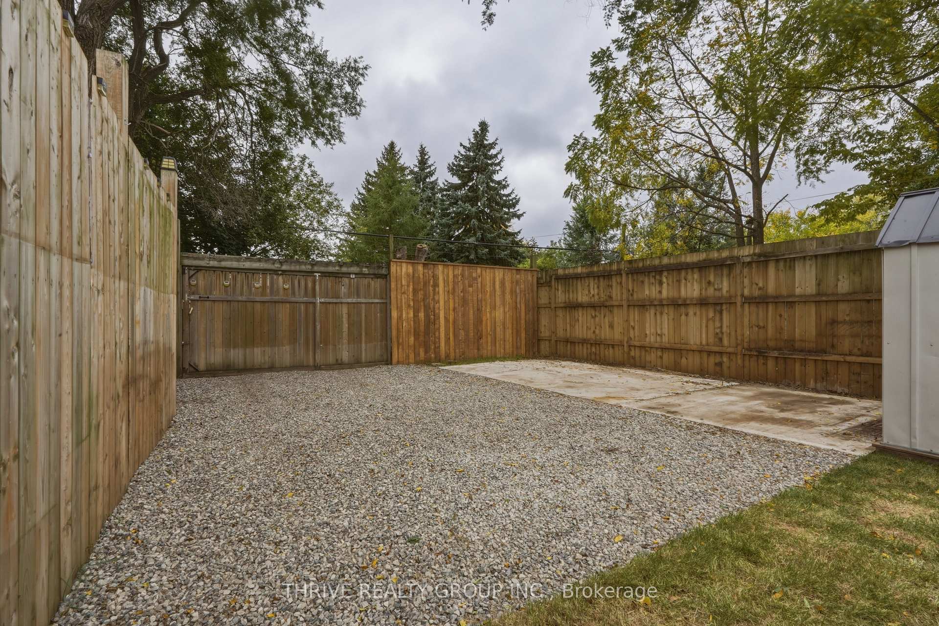 Photo 41 of 33 Glenwood Avenue E, London, East M — HOMEH