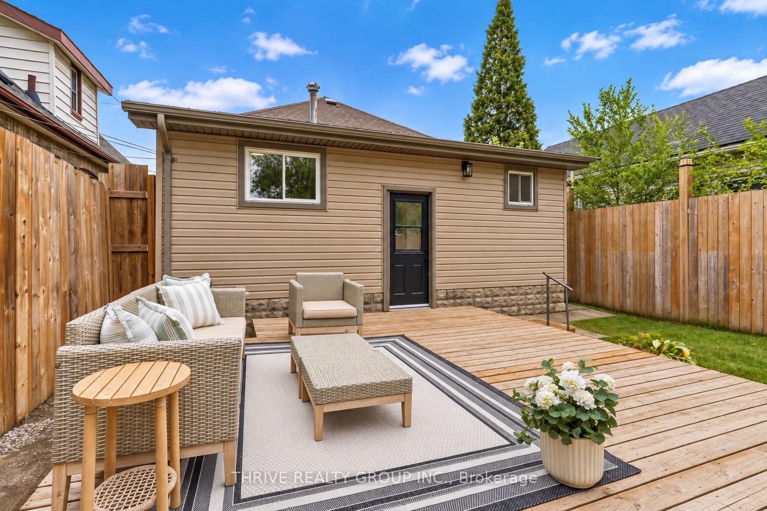 Photo 34 of 33 Glenwood Avenue E, London, East M — HOMEH
