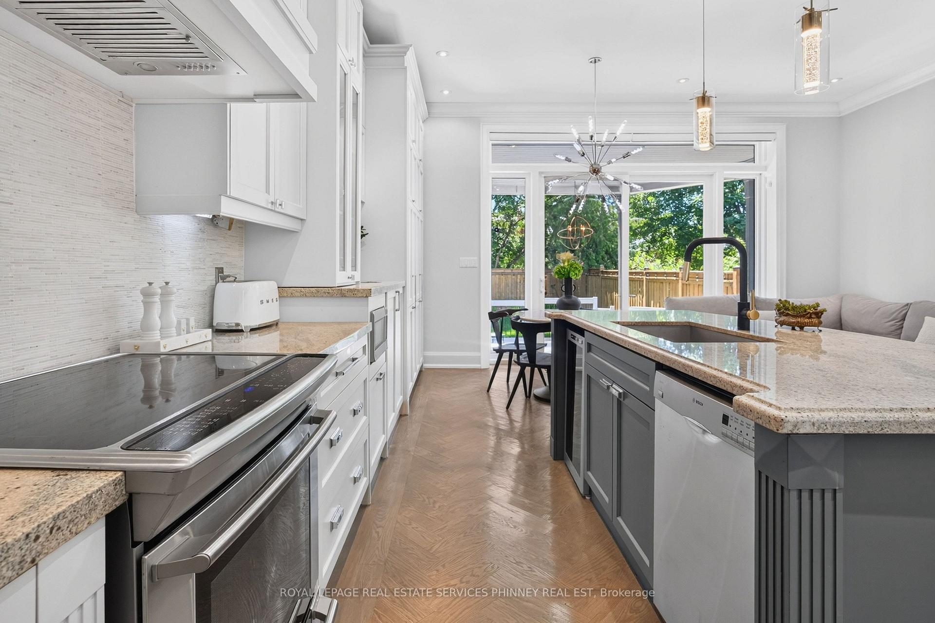 Photo 16 of 245 Florence Avenue, North York, Lansing-Westgate — HOMEH