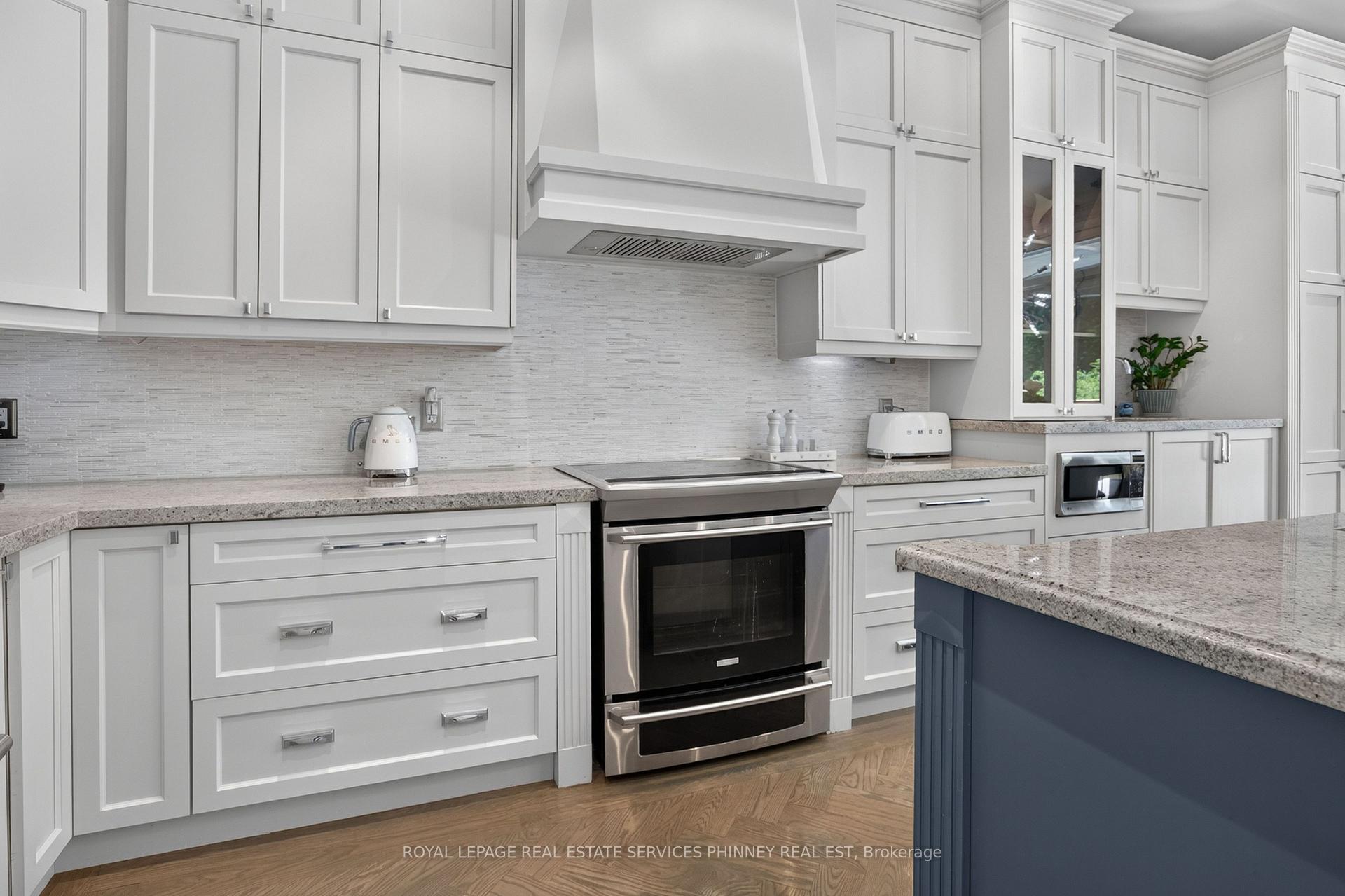 Photo 17 of 245 Florence Avenue, North York, Lansing-Westgate — HOMEH
