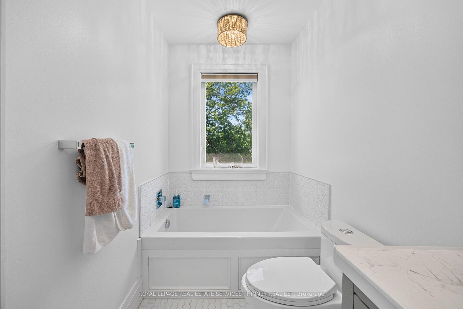 Photo 23 of 245 Florence Avenue, North York, Lansing-Westgate — HOMEH