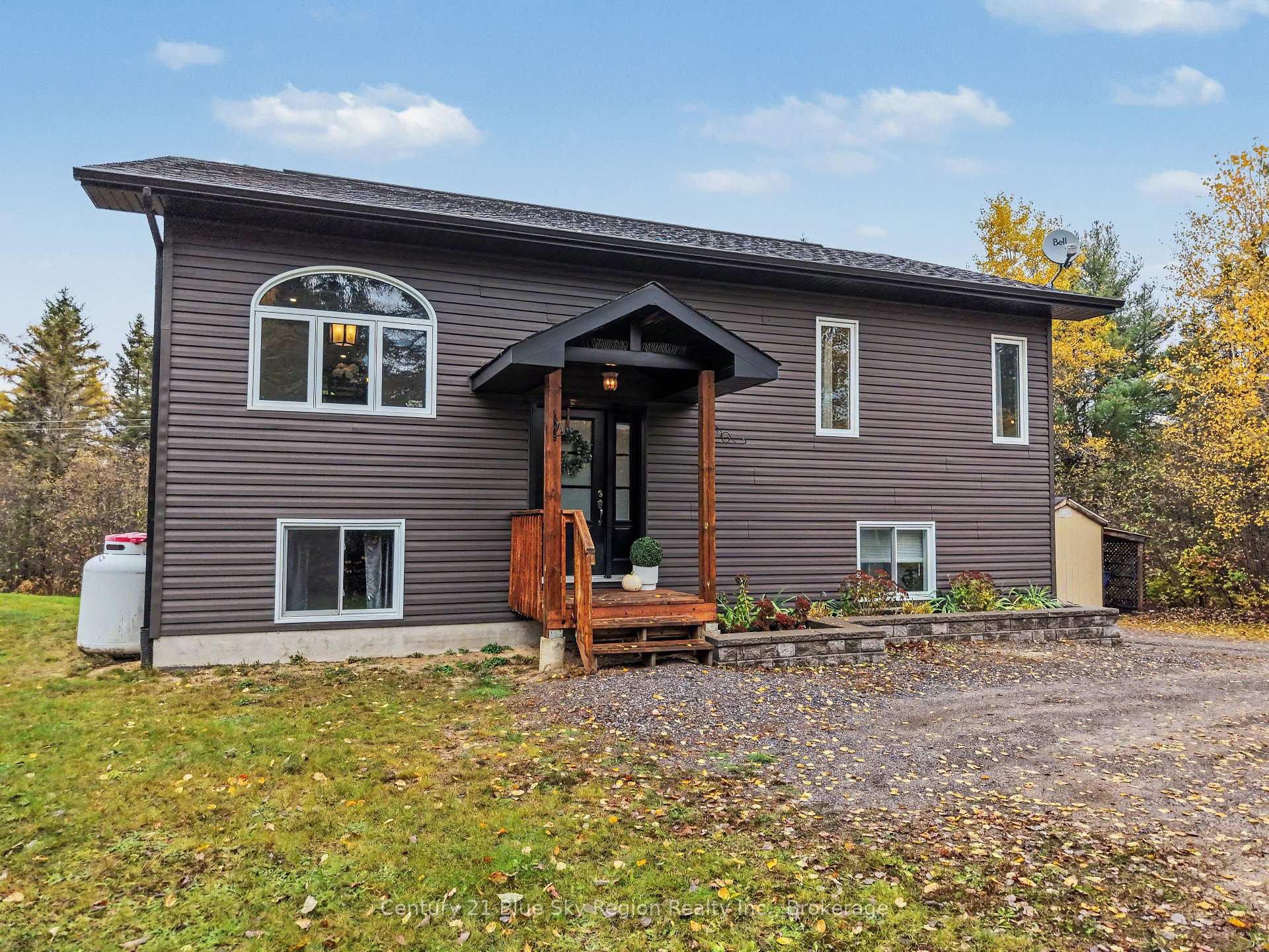 Photo of 551 Lavigne Road