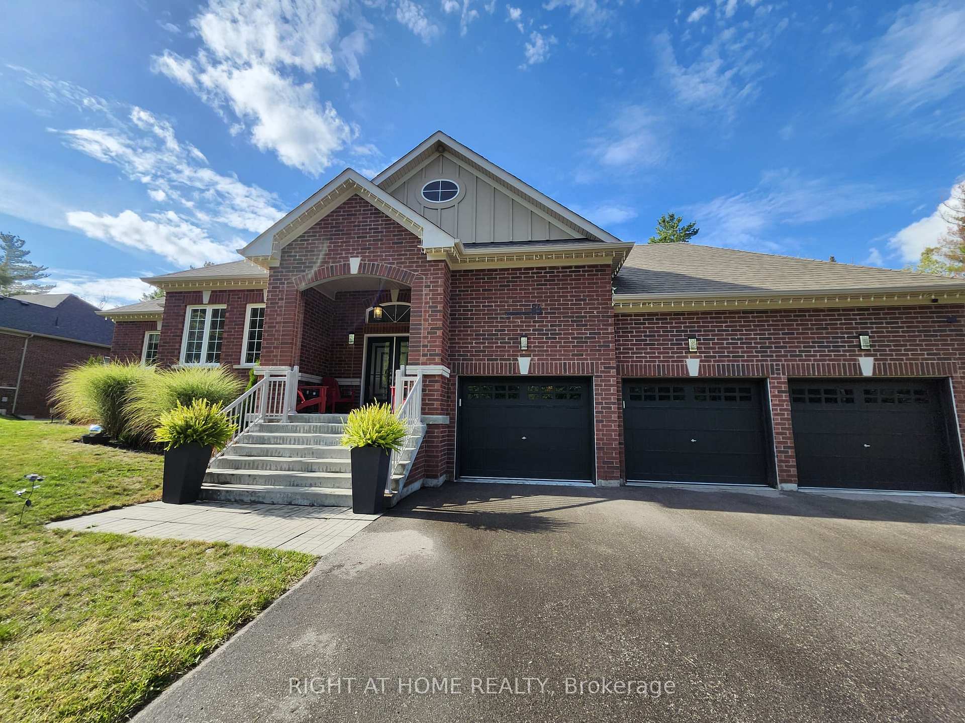 Photo of 84 Diamond Valley Drive