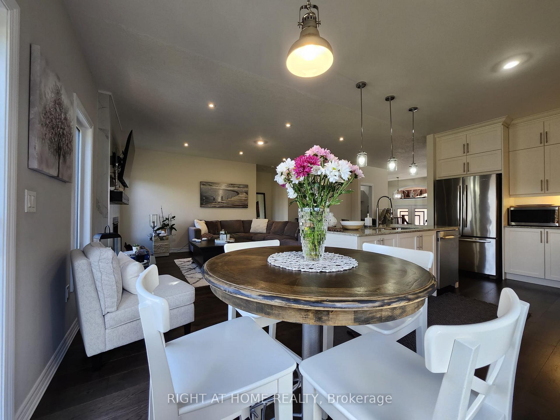 Photo 15 of 84 Diamond Valley Drive, Oro-Medonte, Sugarbush — HOMEH