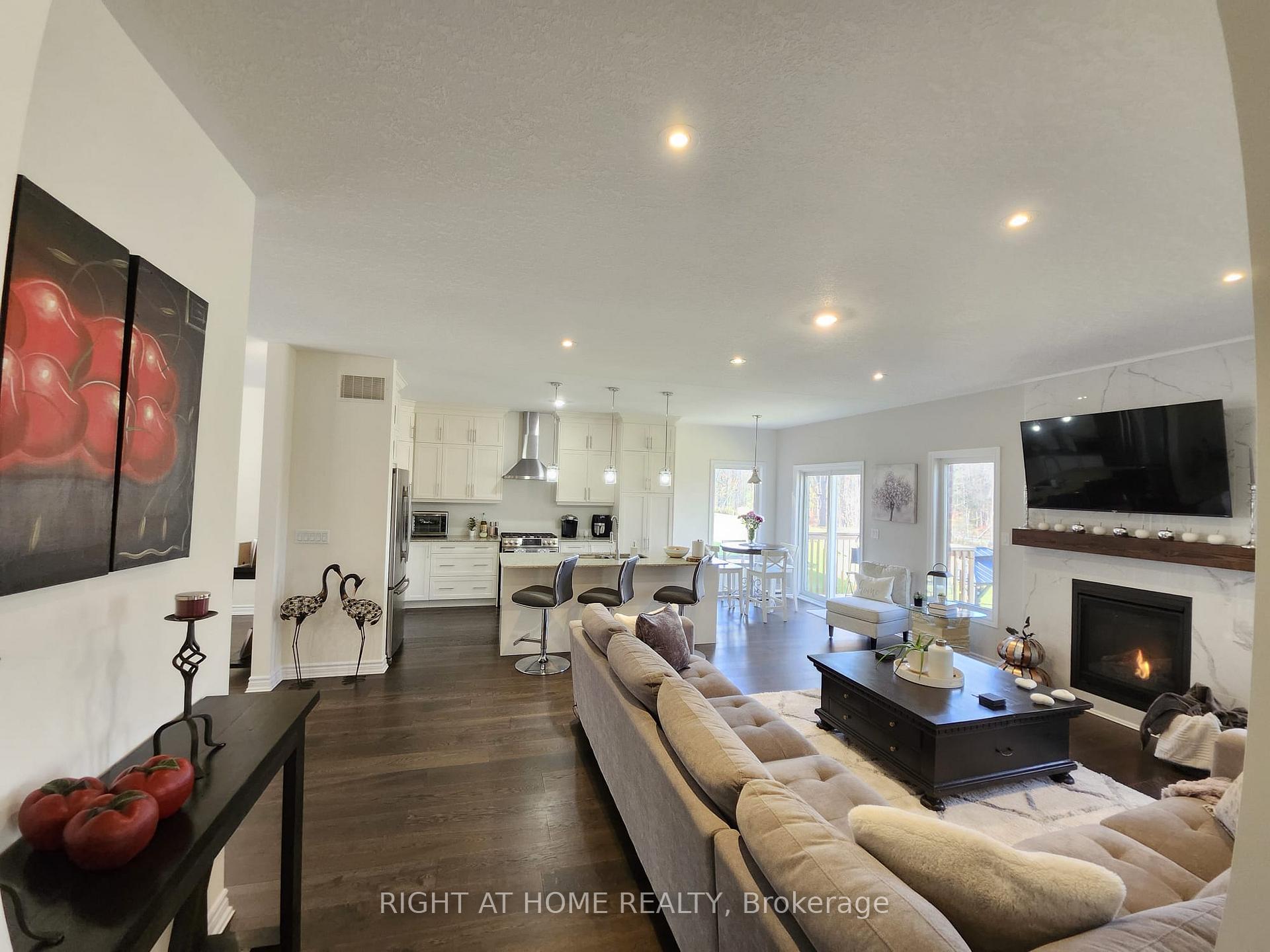 Photo 16 of 84 Diamond Valley Drive, Oro-Medonte, Sugarbush — HOMEH