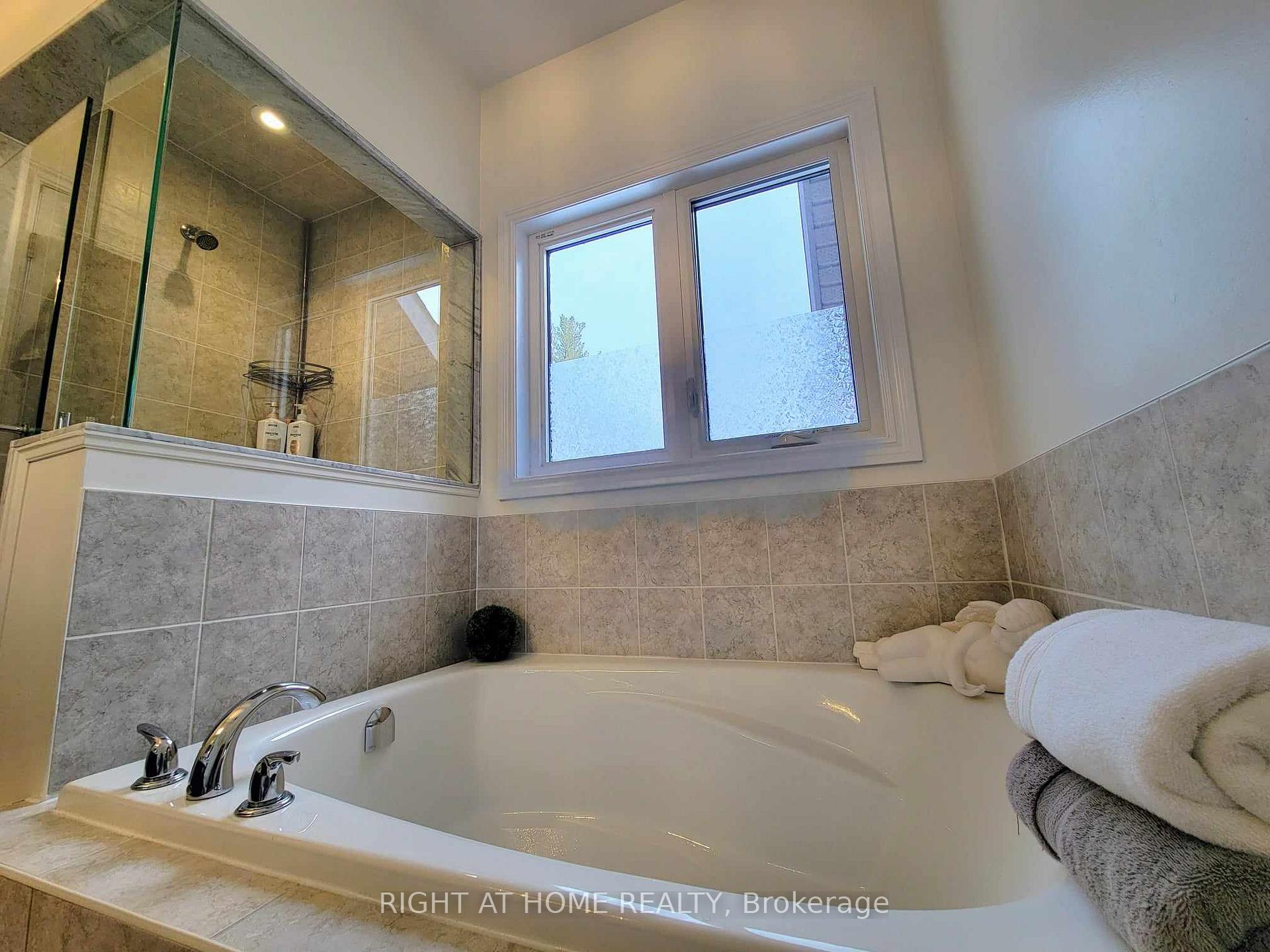 Photo 21 of 84 Diamond Valley Drive, Oro-Medonte, Sugarbush — HOMEH