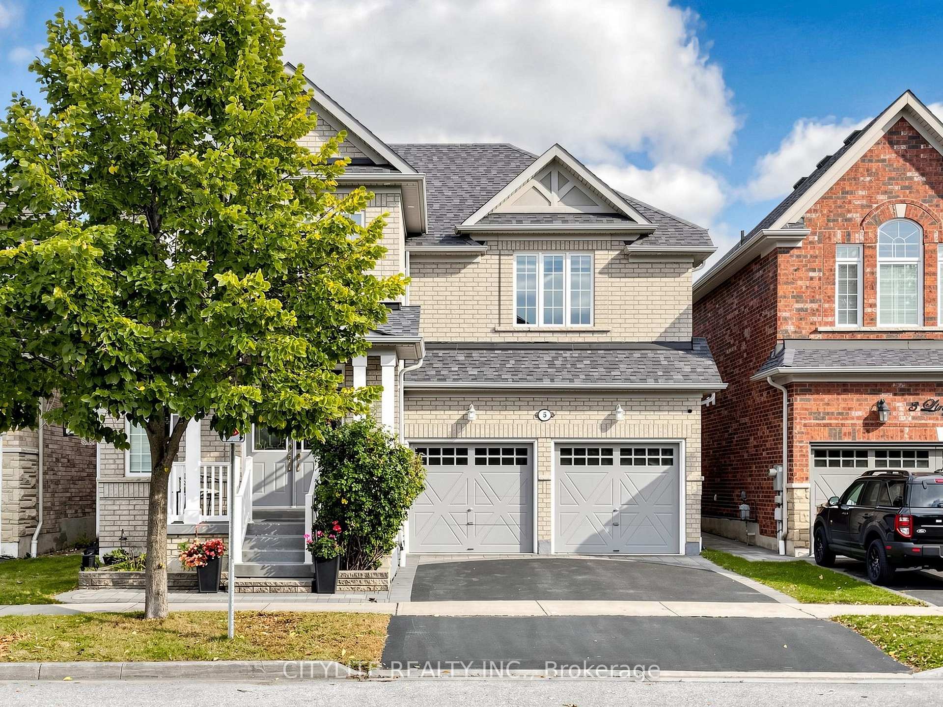 Photo 3 of 5 Ling Street, Ajax, Northwest Ajax — HOMEH