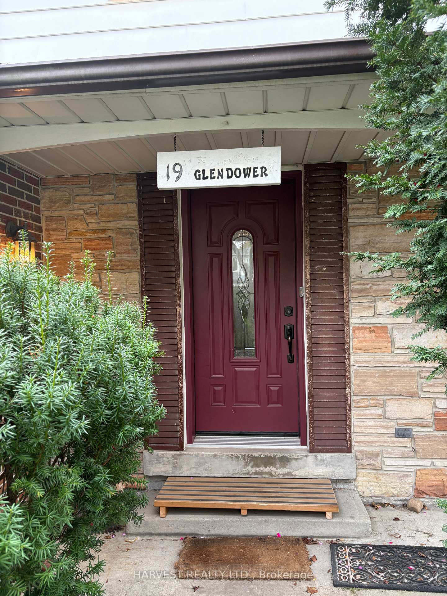 Photo 2 of 19 Glendower Circuit, Scarborough, L'Amoreaux — HOMEH