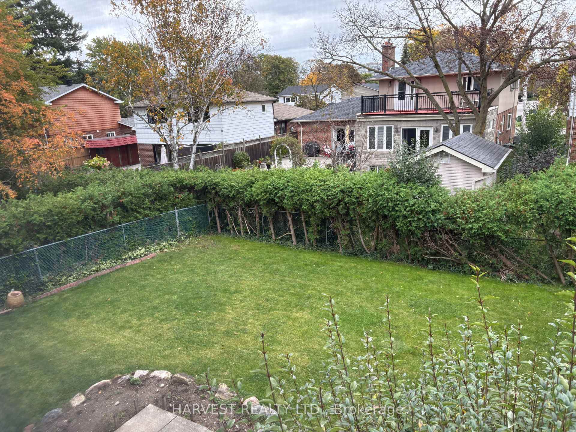 Photo 8 of 19 Glendower Circuit, Scarborough, L'Amoreaux — HOMEH