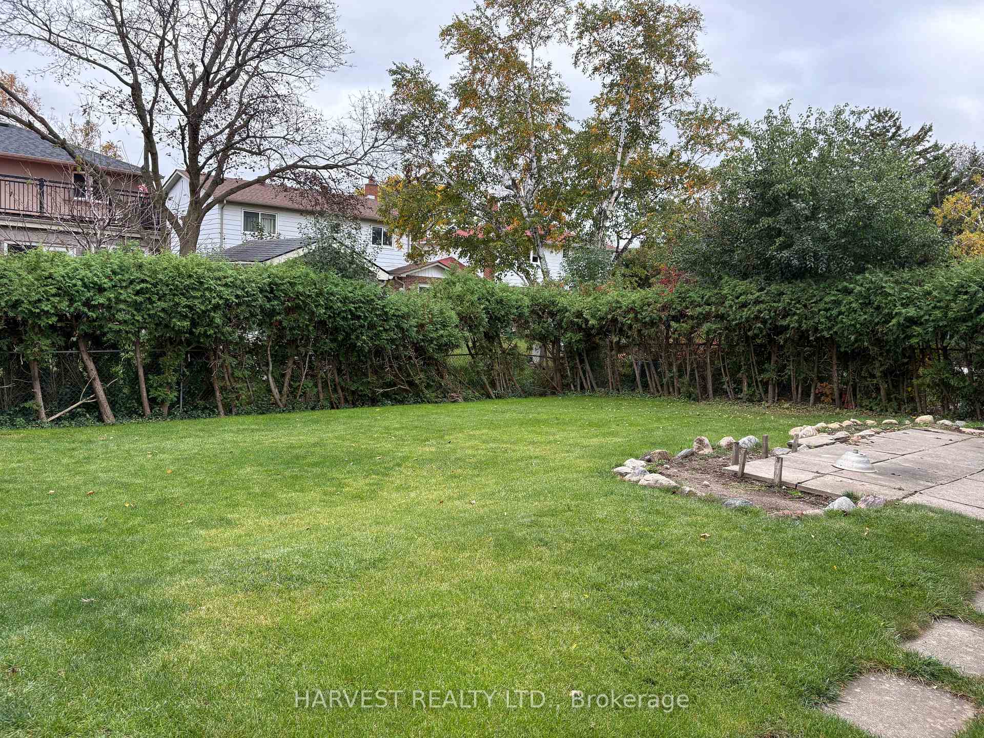 Photo 13 of 19 Glendower Circuit, Scarborough, L'Amoreaux — HOMEH