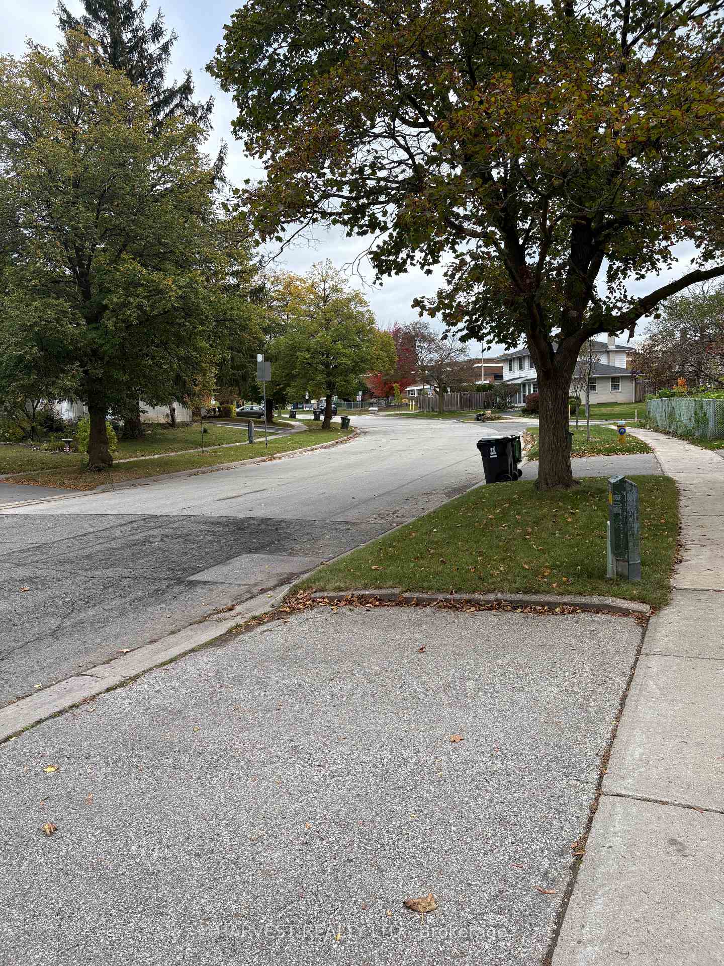 Photo 14 of 19 Glendower Circuit, Scarborough, L'Amoreaux — HOMEH