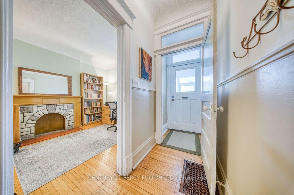 Photo 4 of 441 Delaware Avenue, Toronto, Dovercourt-Wallace Emerson-Junction — HOMEH