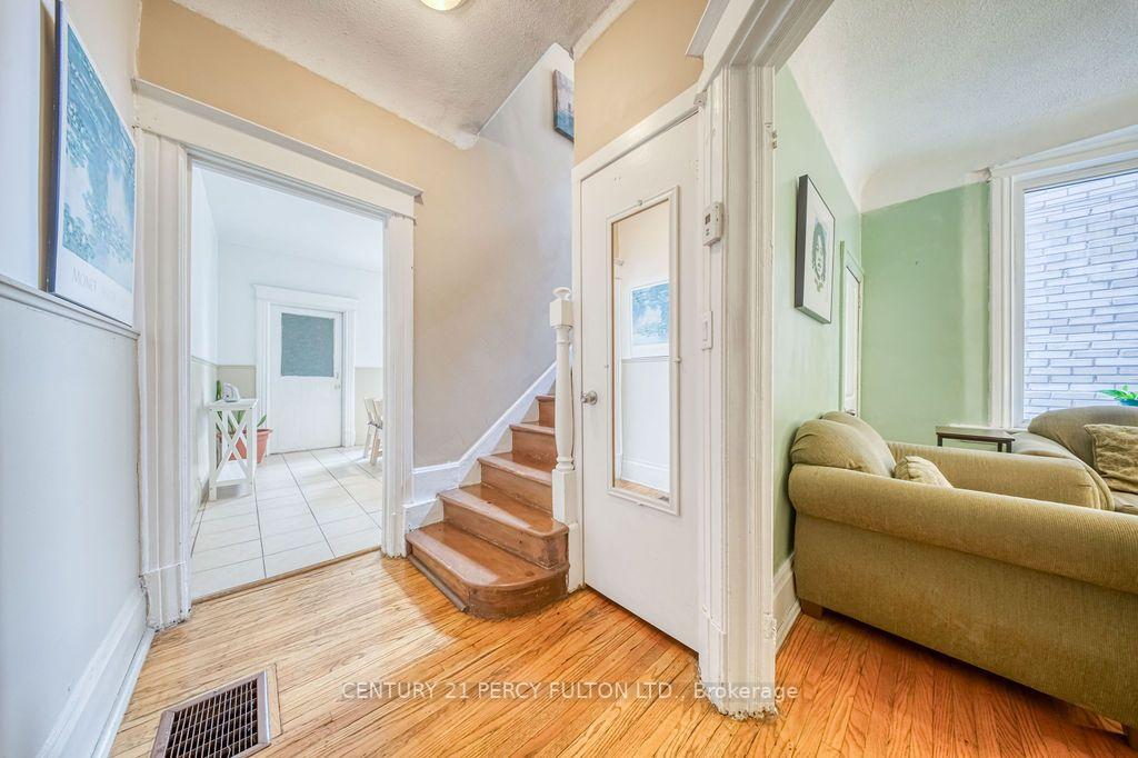Photo 11 of 441 Delaware Avenue, Toronto, Dovercourt-Wallace Emerson-Junction — HOMEH