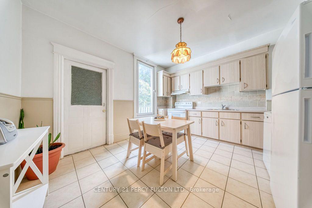 Photo 12 of 441 Delaware Avenue, Toronto, Dovercourt-Wallace Emerson-Junction — HOMEH