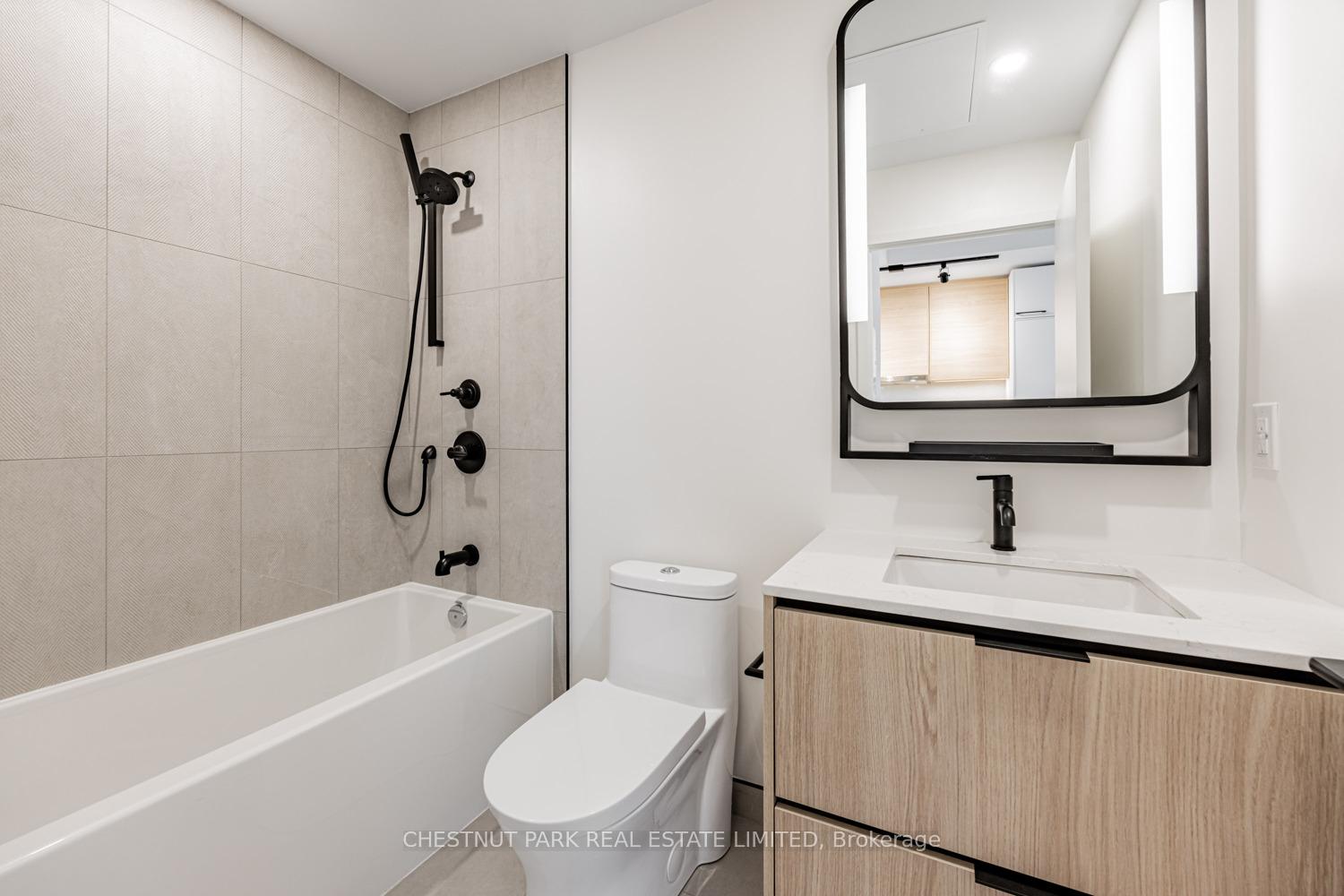 Photo 5 of Unit 402, 1050 Eastern Avenue, Toronto, Greenwood-Coxwell — HOMEH