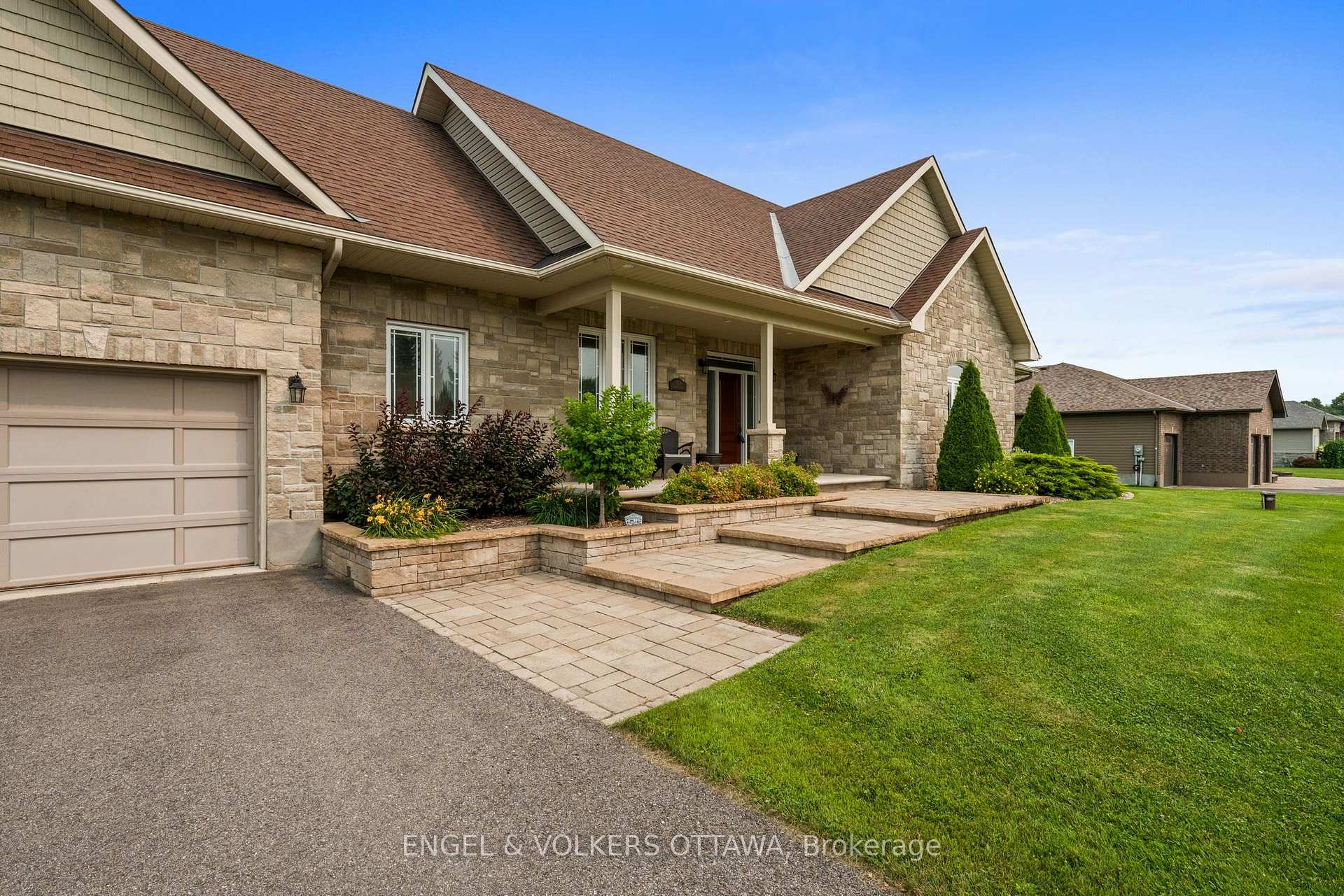 Photo 3 of 5579 Lombardy Drive, Ottawa, Osgoode — HOMEH