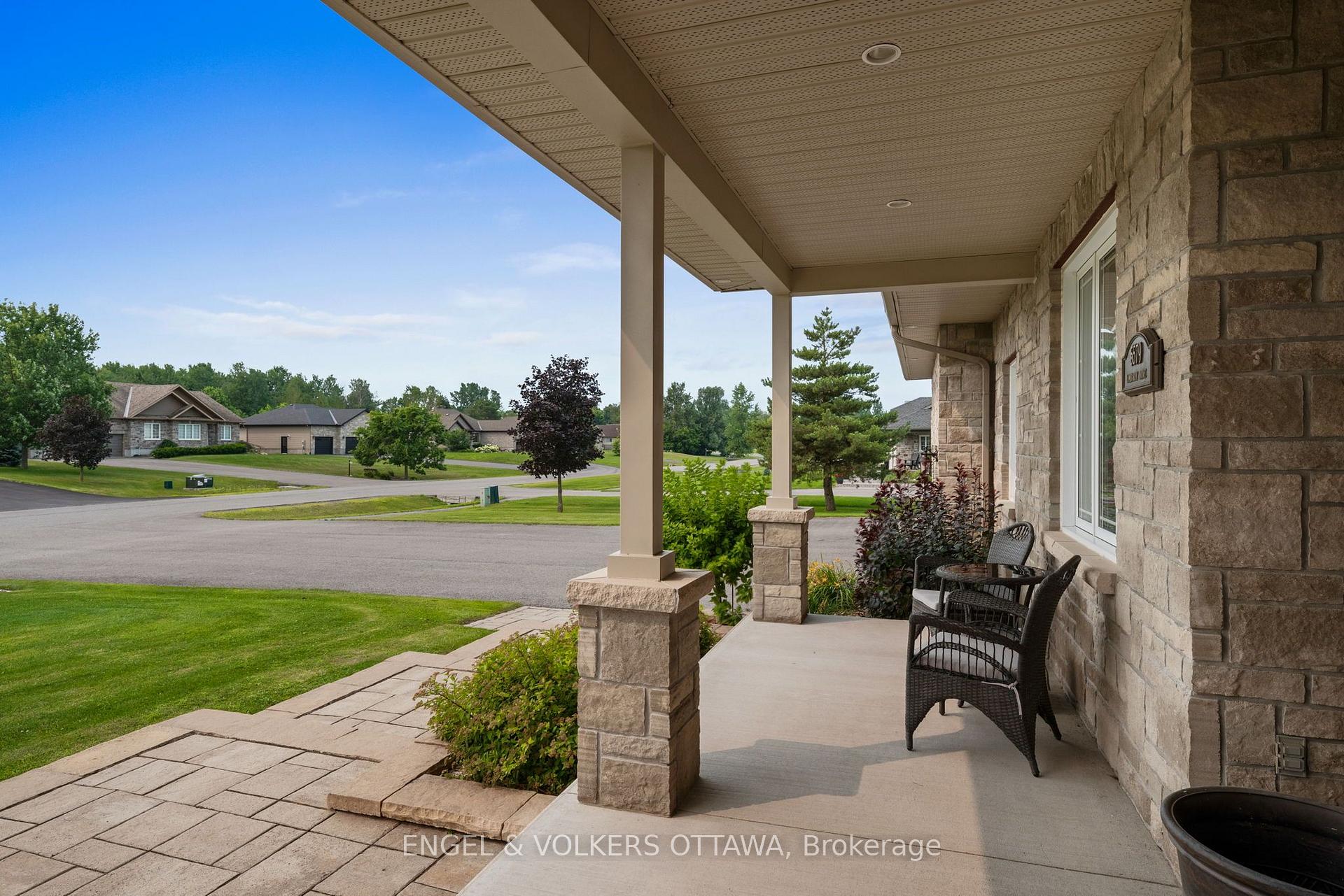 Photo 4 of 5579 Lombardy Drive, Ottawa, Osgoode — HOMEH
